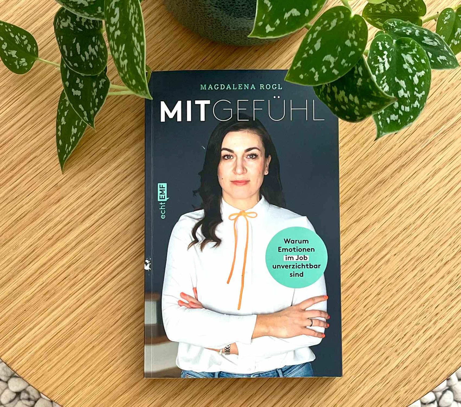 Caro liest laut: MitGefühl von Magdalena Rogl