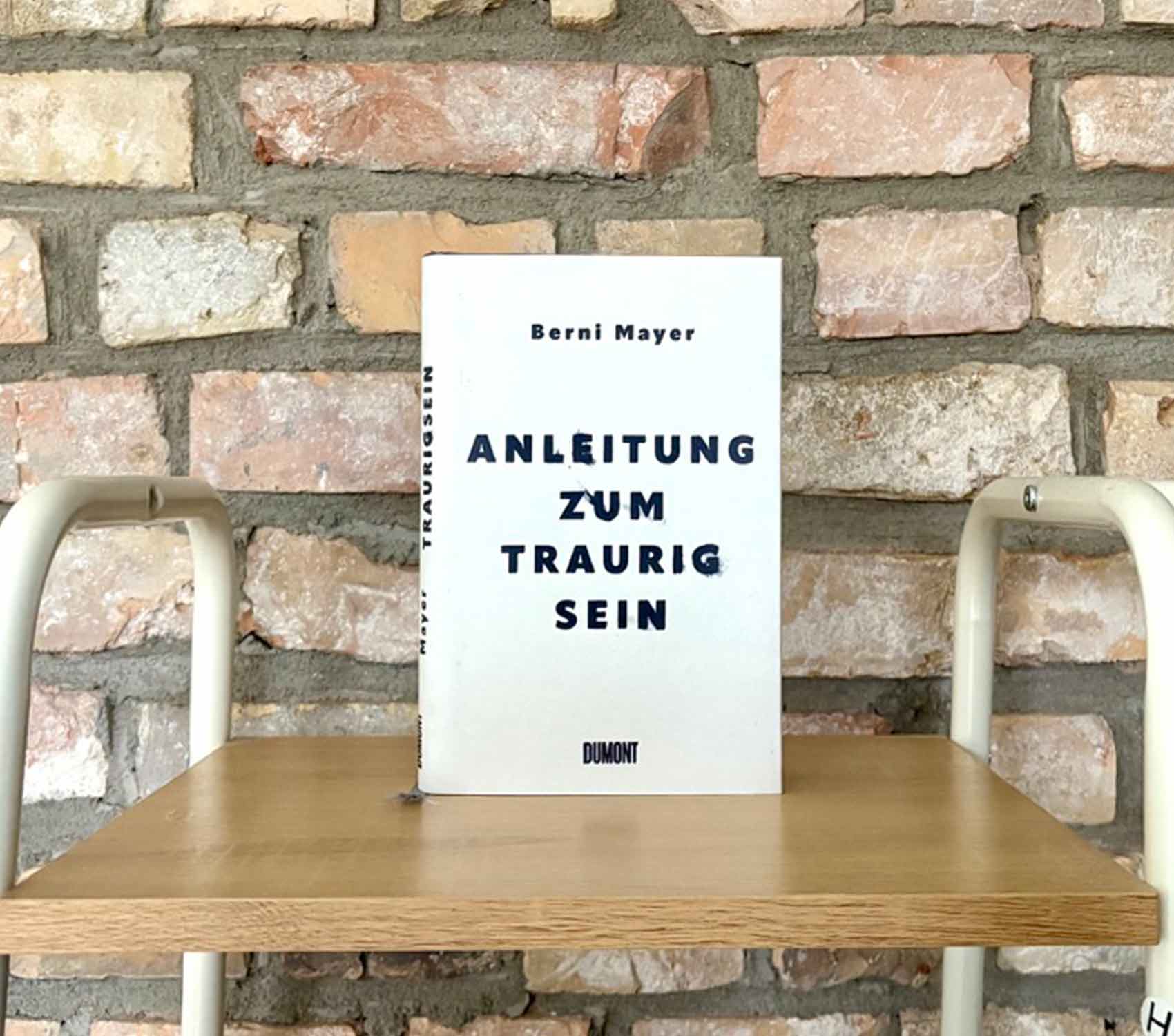 Caro liest laut: Anleitung zum Traurigsein von Berni Mayer - Vergiss Mein Nie