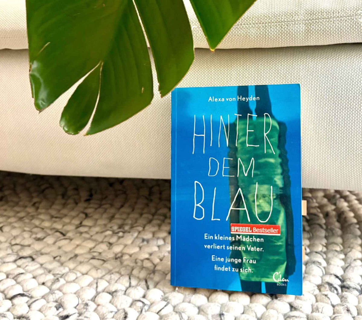 Caro liest laut: Hinter dem Blau von Alexa von Heyden - Vergiss Mein Nie
