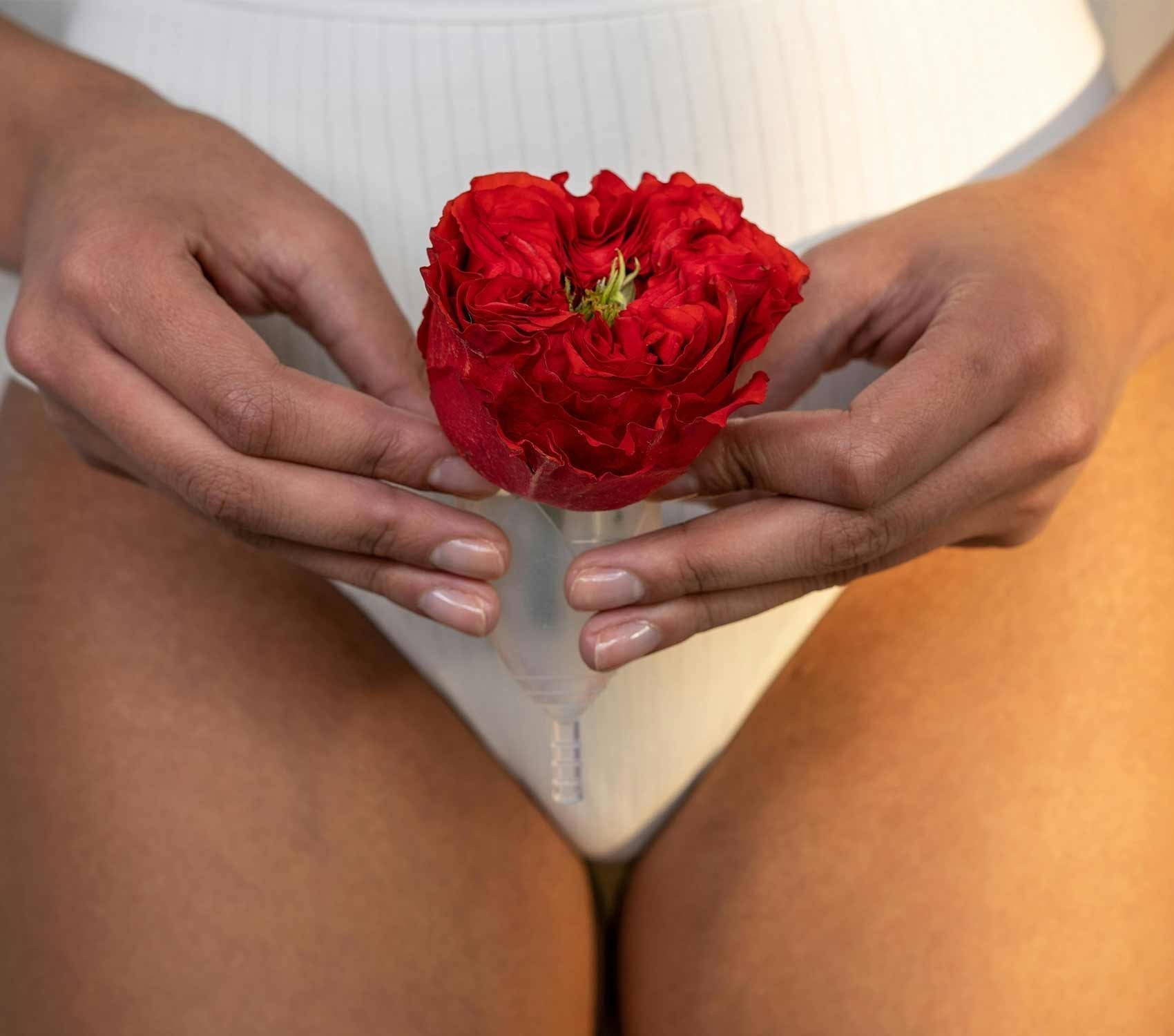 Trauer und Menstruation: Wenn Körper und Seele zusammenfinden - Vergiss Mein Nie